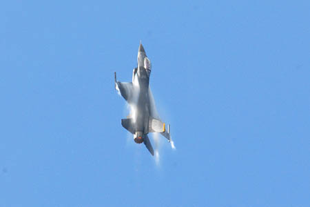 F-16 機動飛行02